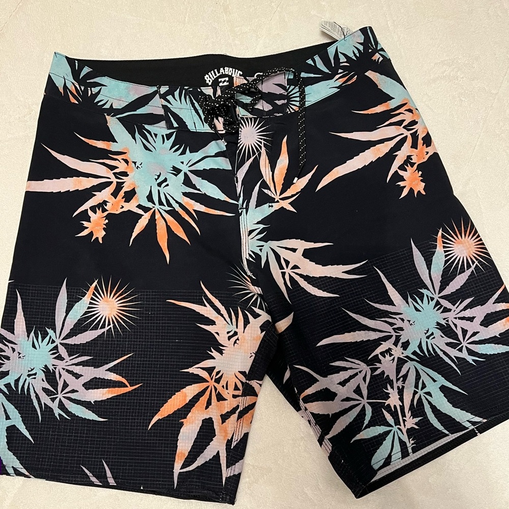 Billabong Sunday’s Boys/Mens Black and Orange Board Shorts
